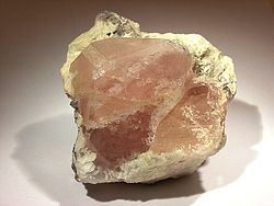 Morganite, San Diego County, California, USA, 9,7×7,7×5,9 cm