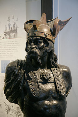 Buste de Brennos provenant de la figure de proue du cuirassé Brennus, Musée national de la Marine.