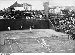 Bundesarchiv Bild 102-09981, Mailand, Vorschlussrunde zum Davis-Cup.jpg