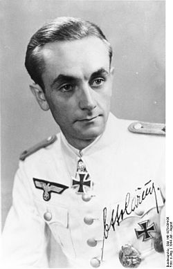 Otto Carius, en 1944, avec sa Croix de Chevalier avec feuilles de chênes