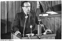 Vincenz Müller (NDPD) parlant au Volkskammer le 15 septembre 1951