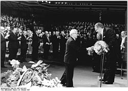 Erich Honecker et Kurt Sanderling lors les célébrationsdu 750e anniversaire de Berlin en 1987.