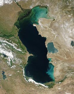 Mer Caspienne vue de l'espace, image satellite de la NASA.