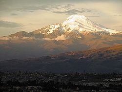 Vue sur le Cayambe depuis Quito