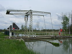 Cheuge Côte-d'Or Pont-canal.jpg