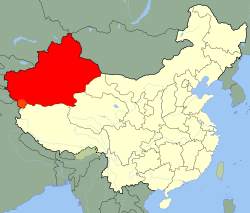 Carte indiquant la localisation du Xinjiang (en rouge) à l'intérieur de la Chine