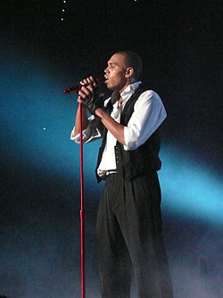 Chris Brown singing at Brisbane Entertainment Centre 2.jpg