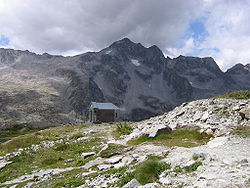 La Corno Baitone et la chapelle Madonnina dell'Adamello depuis le refuge Garibaldi