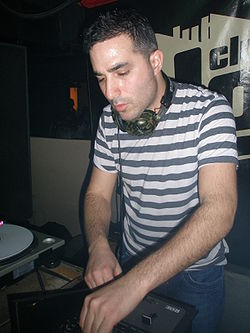 DJ Yoda Low Club 2008.JPG