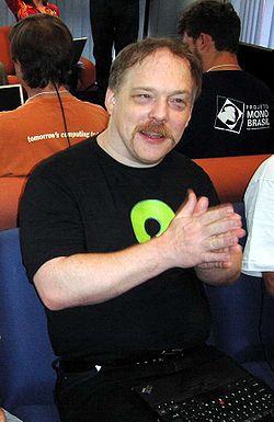 Eric S. Raymond au FISL 6.0 en 2005 à Porto Alegre, Brésil.