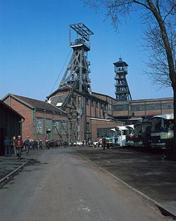 Estevelles - Fosse n° 24 - 25 des mines de Courrières (A).jpg