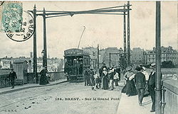 GBNG 184 - BREST - Sur le Grand Pont -Tram du Conquet-.JPG