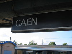 Panneau de quai en la gare de Caen
