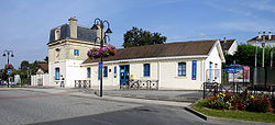 Gare de Mery-sur-Oise 01.jpg