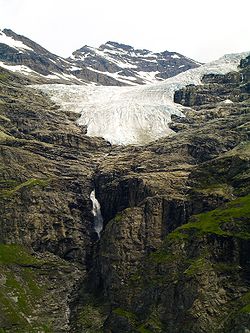 Vue du glacier du Giétro.