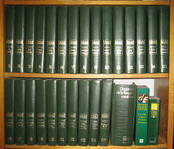 Les volumes de la Gran Enciclopèdia Catalana, du Diccionari de la Llengua Catalana et du Diccionari Multilingüe'