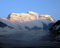 Le Grand Combin et le glacier de Corbassière vus du nord