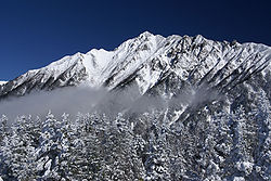 Vue du mont Nishihotaka depuis Takayama.