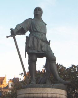Statue de Jehan de Beaumanoir située à Dinan