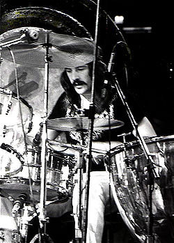 John Bonham en concert au Madison Square Garden en 1975.