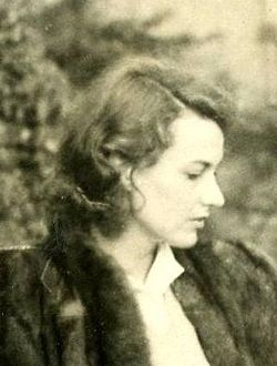 Judy Campbell in 1942.jpg