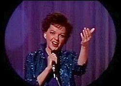 Judy Garland in I Could Go On Singing trailer 4.jpg