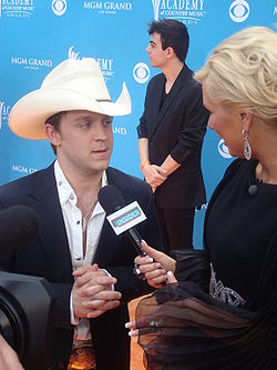 Justin Moore.jpg