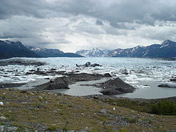 Vue du glacier Knik depuis son front glaciaire.