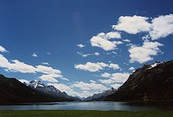 Le lac de Sils avec, au centre droit de la photo, le piz Lunghin.