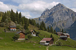 La montagne vue du lac d'Arnisee.