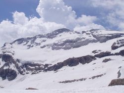 Glacier du Mont-Perdu sur le versant nord du mont Perdu (en hiver)