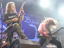 Alexi Laiho et Roope Latvala jouant avec Children of Bodom aux Masters of Rock en 2007