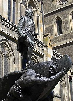 Statue de Matthew Flinders devant la Cathédrale Saint-Paul de Londres