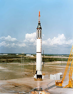 Lancement de Mercury 3 premier vol spatial habité américain.