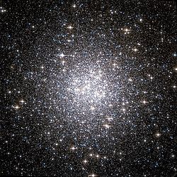 Messier 53 Hubble WikiSky.jpg