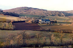 Le Puy de Montiroir vu depuis le hameau du même nom.