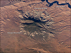 La montagne Navajo vue de l'espace.