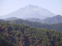 Vue du volcan depuis la cordillère de Linares.