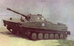 Un PT-76 polonais de la 7e division d'infanterie de marine