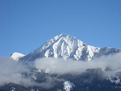 Vue de la Petite Autane, en hiver, depuis la descente de Chaillol.