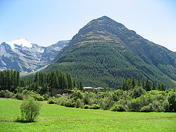 La pointe de Tierce depuis le Villaron (Haute-Maurienne).À gauche, le glacier de la pointe de Charbonnel.