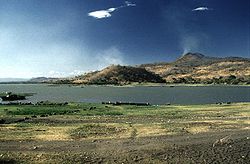 Vue du San Diego avec au premier plan le lac de Güija en 1999.