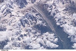 Image satellite du Chkhara.