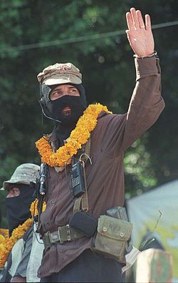 Le sous-commandant Marcos en 2001 pendant la Marche de la couleur de la Terre (Marcha del Color de la Tierra).