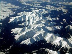 Vue aérienne des Tatras occidentales en hiver.