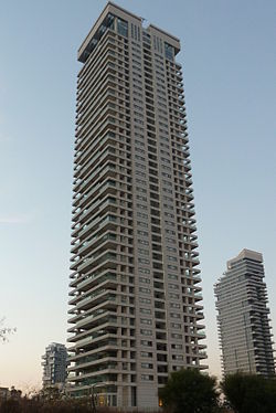 Tel Aviv W-Tower 2.JPG