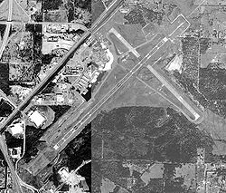 Texarkana Regional Airport-AR-27 March 2000-USGS.jpg