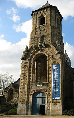 La façade de l'ancienne chapellereconvertie en théâtre