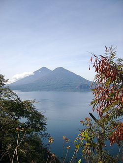 Vue du Tolimán masquant l'Atitlán.