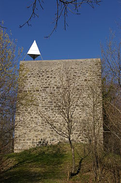 Vue de la tour au sommet.